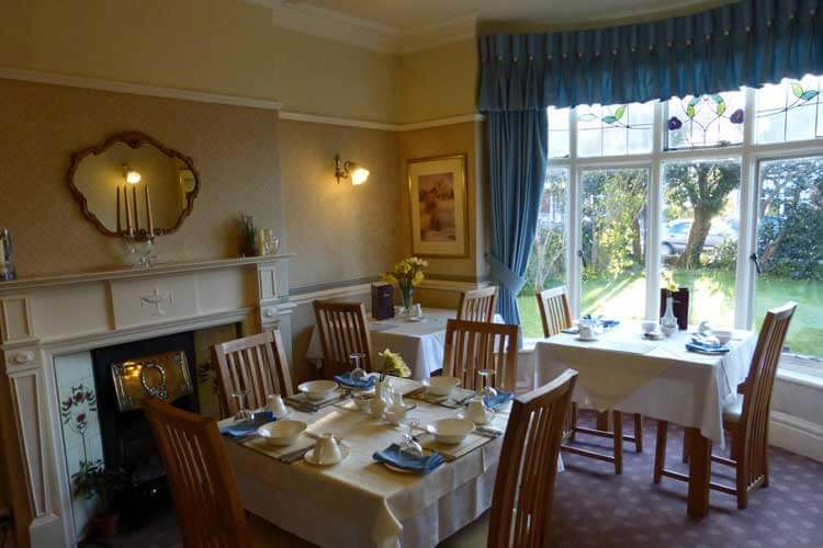 Bryn Holcombe Bed and Breakfast - Image 5 - UK Tourism Online