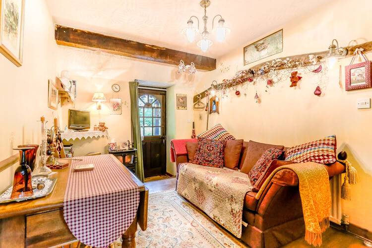 Bryn Tirion Cottage - Image 2 - UK Tourism Online