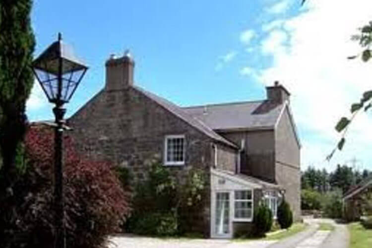 Cefn Uchaf Guesthouse - Image 1 - UK Tourism Online