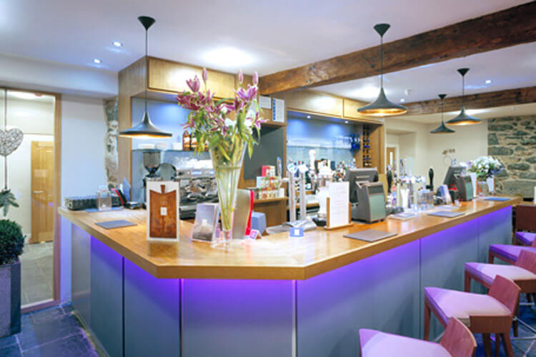 Cross Foxes  Bar Grill Rooms - Image 4 - UK Tourism Online