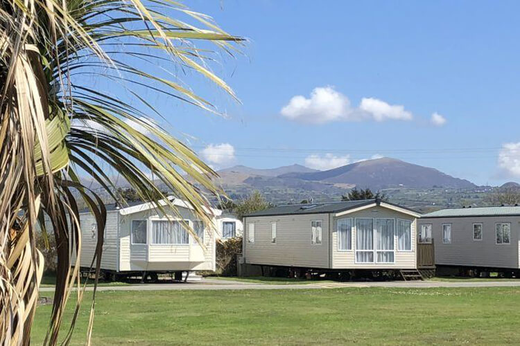 Dinlle Caravan Park - Image 1 - UK Tourism Online