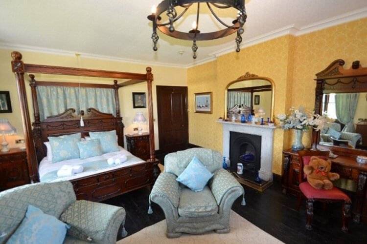 Eriviat Hall - Image 2 - UK Tourism Online