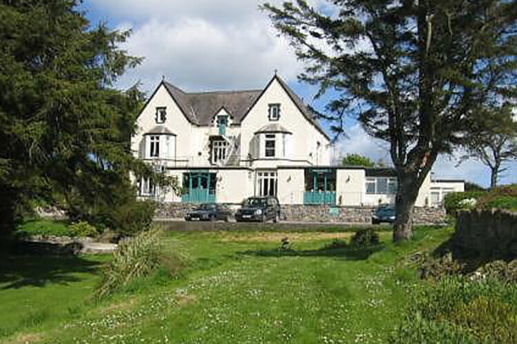 Gadlys Country House Hotel - Image 1 - UK Tourism Online