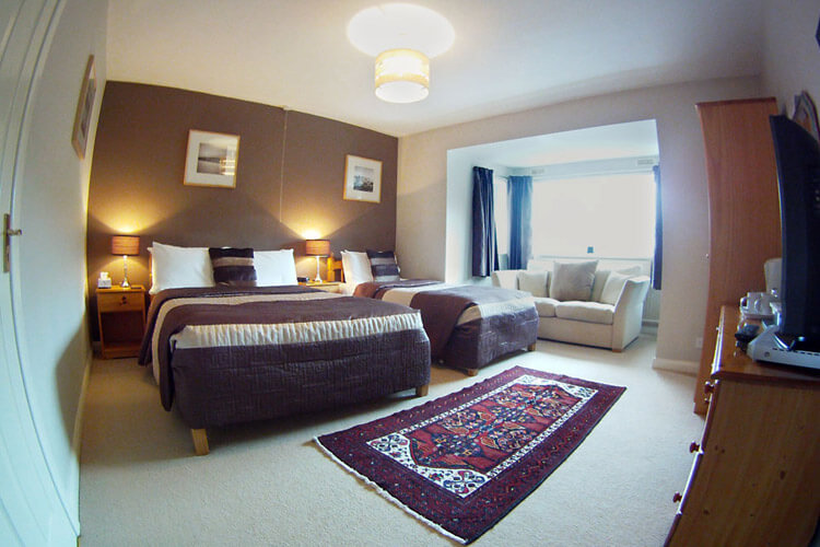 Glyn Peris Guest House - Image 3 - UK Tourism Online