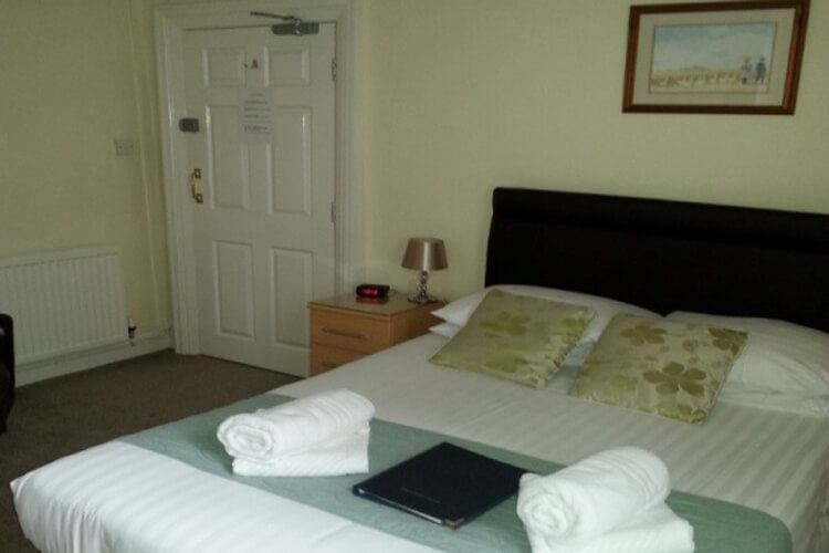 Hafan-y-Mor Guest House - Image 1 - UK Tourism Online