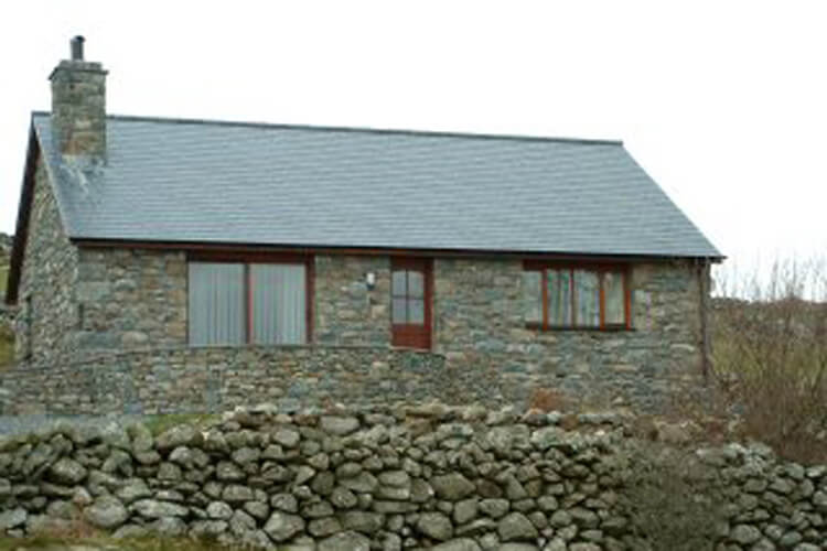 Hengaeau Farm Cottage - Image 1 - UK Tourism Online