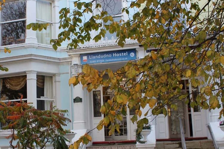 Llandudno Hostel B&B - Image 1 - UK Tourism Online