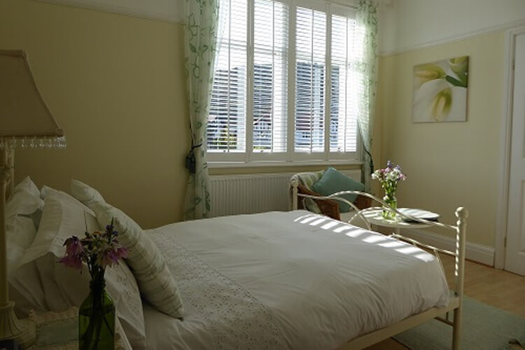 Lymehurst Bed and Breakfast - Image 2 - UK Tourism Online