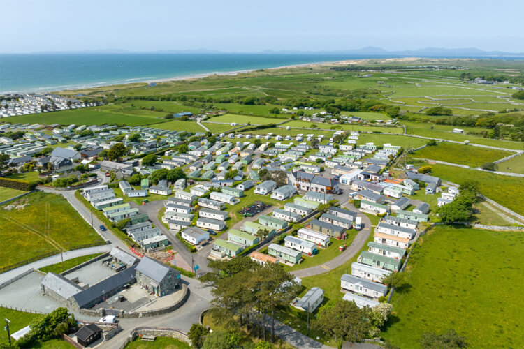 Lyons Caerelwan Holiday Park - Image 1 - UK Tourism Online