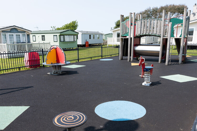 Lyons Caerelwan Holiday Park - Image 4 - UK Tourism Online