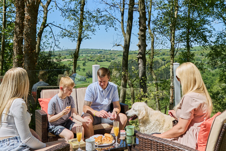 Lyons Woodlands Hall - Image 5 - UK Tourism Online