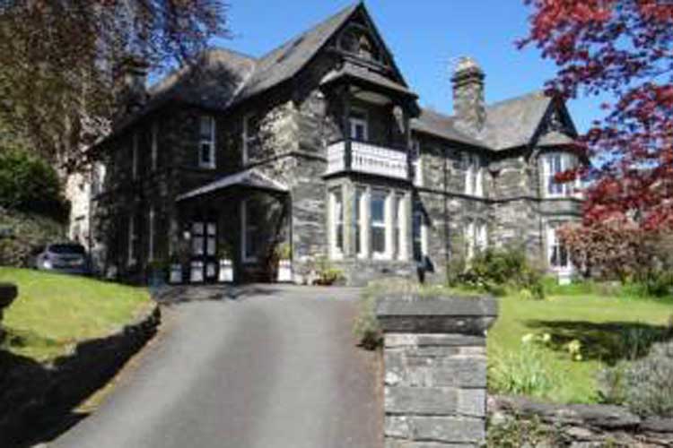 Marys Court Guest House - Image 1 - UK Tourism Online