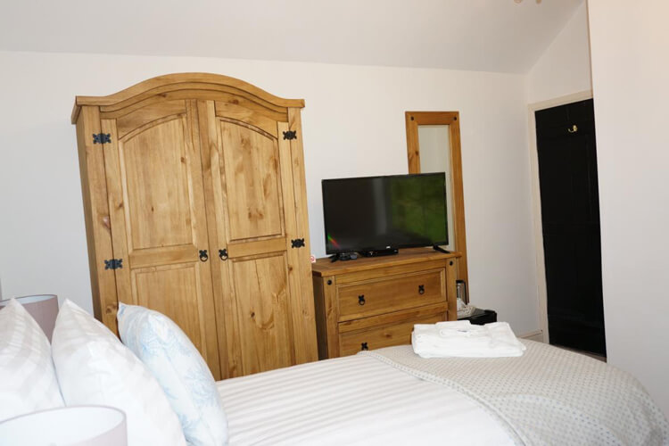 Mostyn Cottage - Image 3 - UK Tourism Online