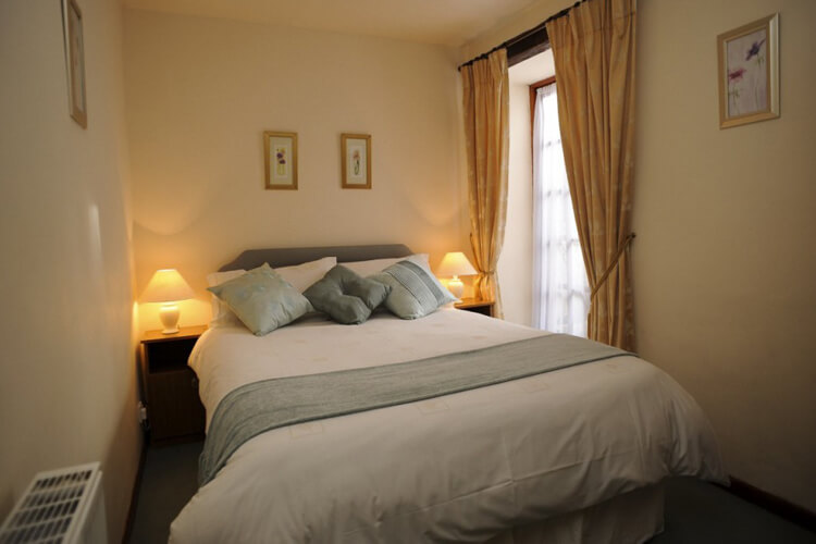 Parc Newydd Cottages - Image 1 - UK Tourism Online