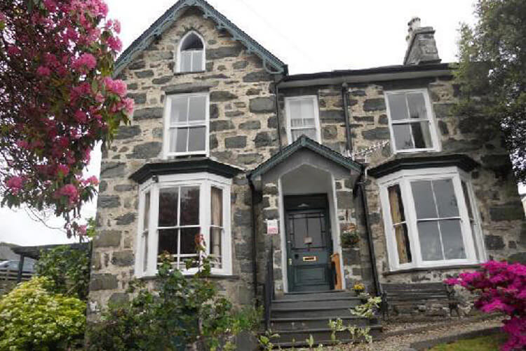 Pen Y Garth - Image 1 - UK Tourism Online