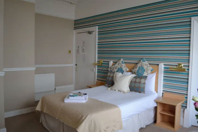 Pier Hotel Rhyl - Image 3 - UK Tourism Online