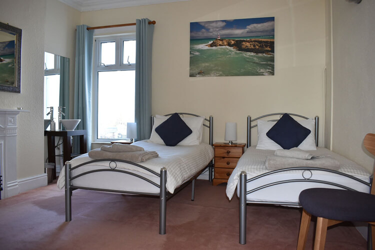 Sea Front Holiday Flats - Image 5 - UK Tourism Online