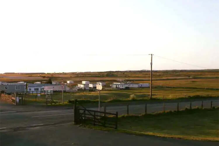 Shoreside Camp & Caravan Park - Image 4 - UK Tourism Online