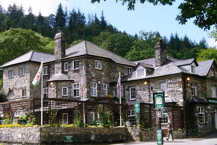 Swallow Falls Inn - Image 1 - UK Tourism Online