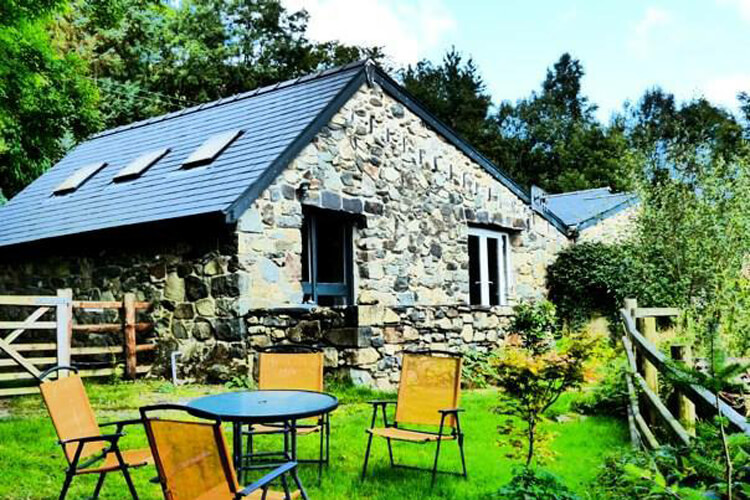 Tal y Waen Cottages - Image 1 - UK Tourism Online