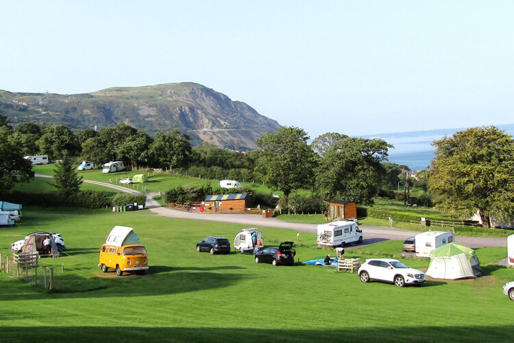 Trwyn-yr-Wylfa Camping Site - Image 1 - UK Tourism Online