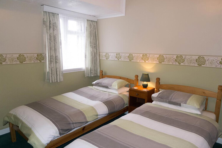 Ty Newydd Holiday Apartments - Image 3 - UK Tourism Online