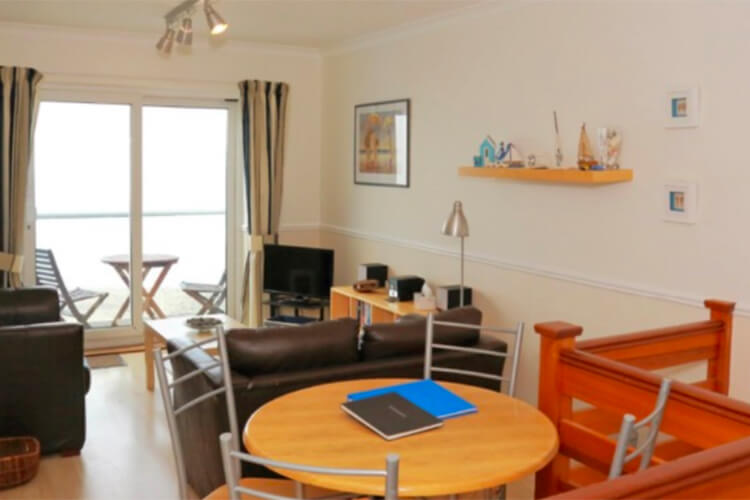 Tywyn Beach House - Image 2 - UK Tourism Online