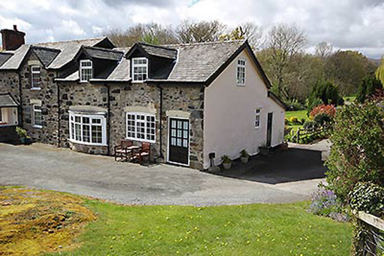 Wern Farm Cottage - Image 3 - UK Tourism Online