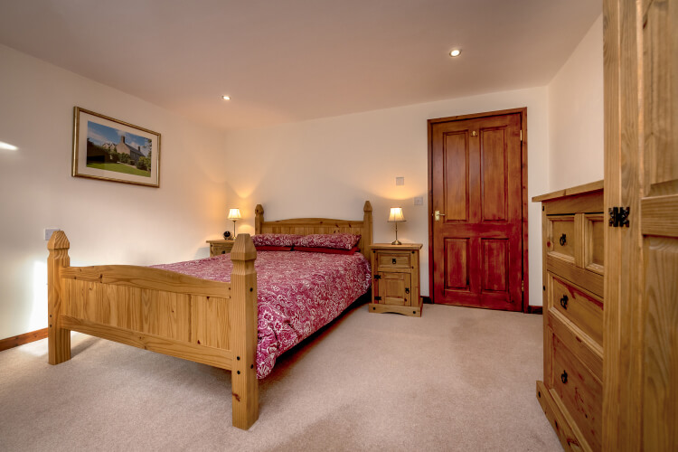 Wern Fawr Manor Farm - Country House B&B - Image 5 - UK Tourism Online