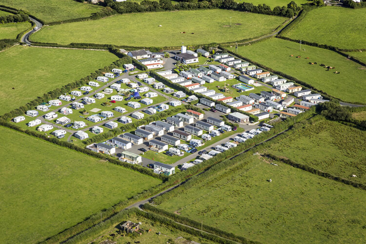 White Tower Caravan Park - Image 2 - UK Tourism Online