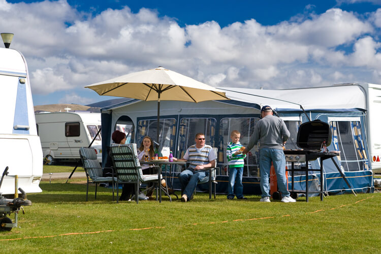 White Tower Caravan Park - Image 3 - UK Tourism Online