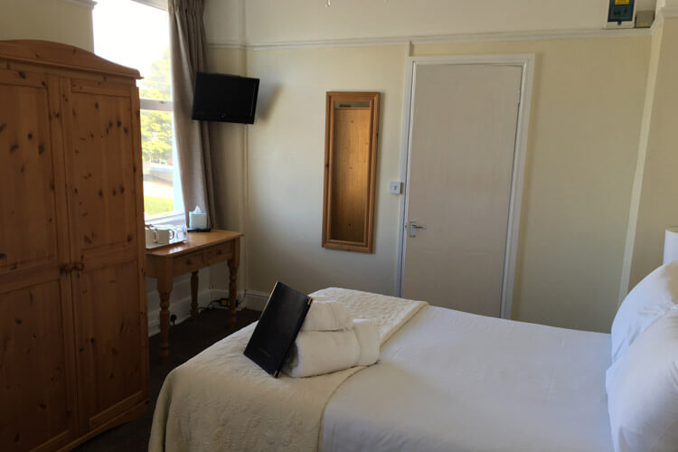 Wylfa Bed And Breakfast - Image 4 - UK Tourism Online