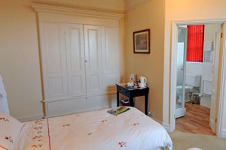 Cefn-y-Dre Country B&B - Image 1 - UK Tourism Online