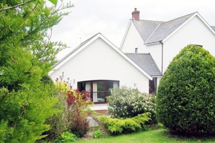 Cloverdale Cottage - Image 1 - UK Tourism Online