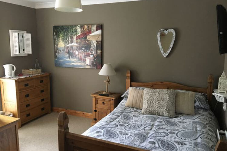 Cross Villa Guest House and Tea Room - Image 1 - UK Tourism Online