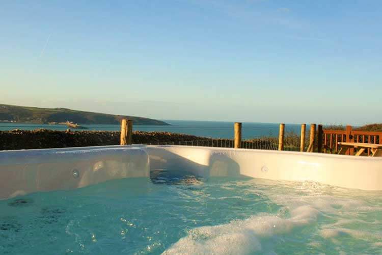 Fishguard Bay Resort - Image 2 - UK Tourism Online