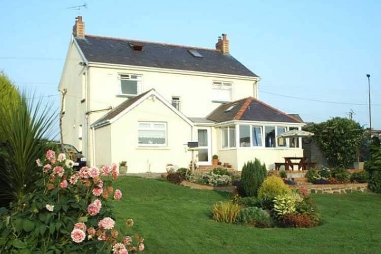 Green Grove Bed and Breakfast - Image 1 - UK Tourism Online