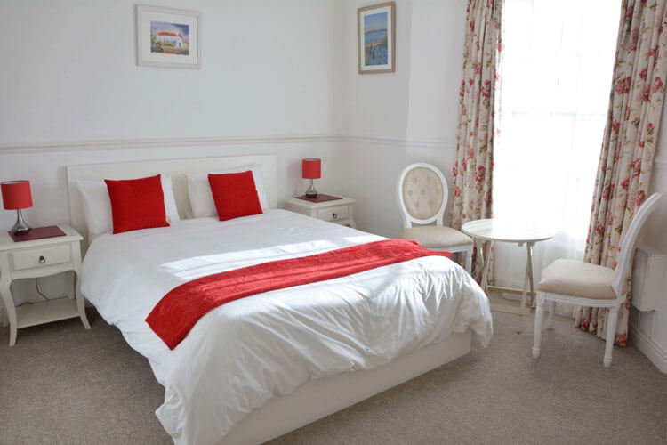 Gwynne House - Image 1 - UK Tourism Online