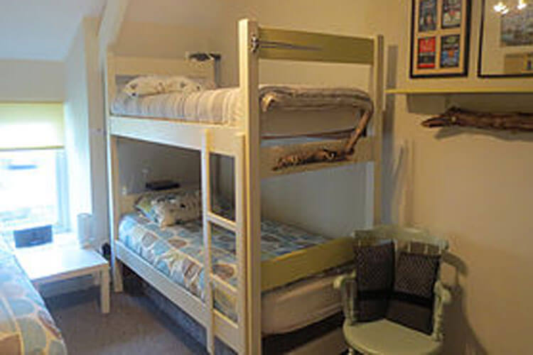 Hamilton Backpacker Lodge - Image 3 - UK Tourism Online