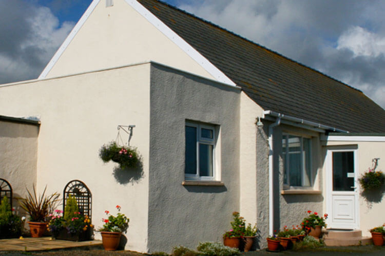 Newgale Farm Cottage - Image 1 - UK Tourism Online