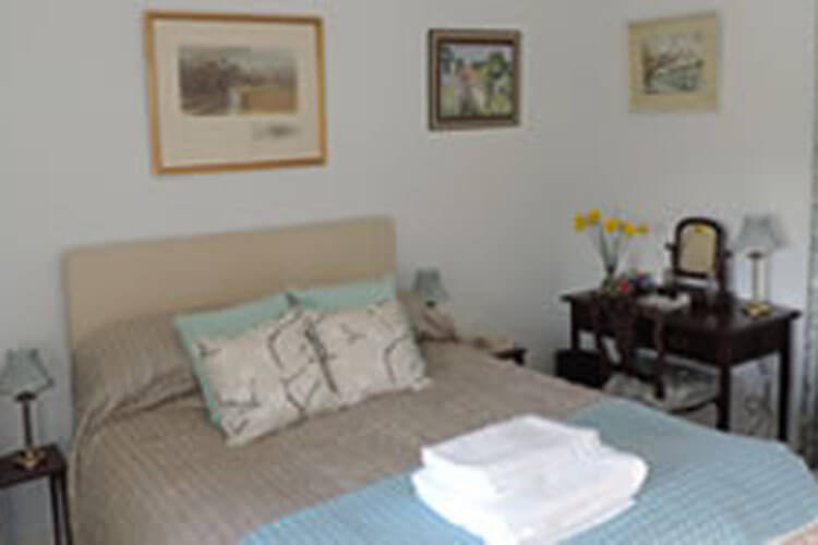 Pembrokeshire Farm Bed and Breakfast - Image 1 - UK Tourism Online