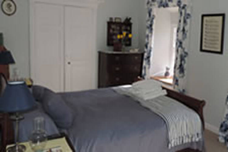Pembrokeshire Farm Bed and Breakfast - Image 2 - UK Tourism Online