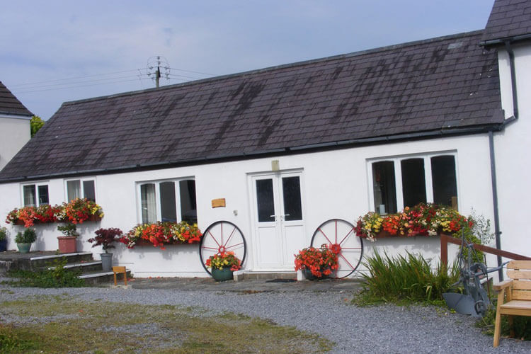 Pond House Cottages - Image 1 - UK Tourism Online