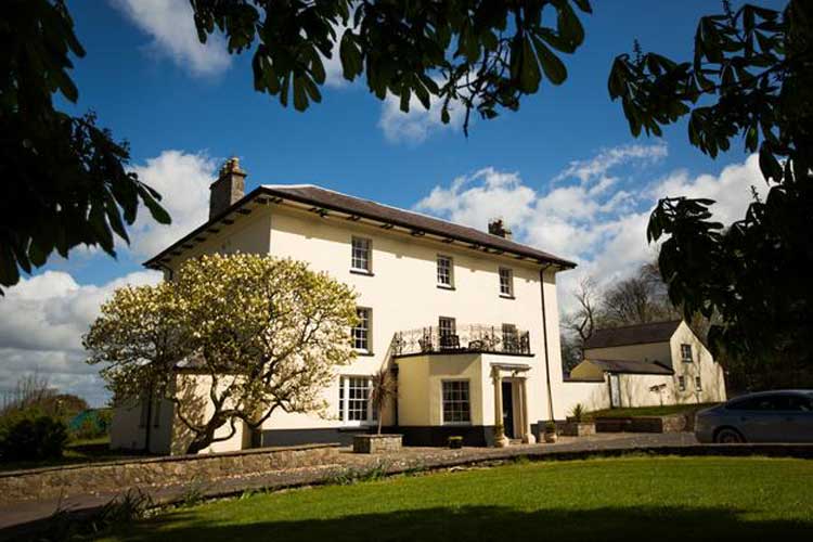 Portclew House and Cottages - Image 1 - UK Tourism Online