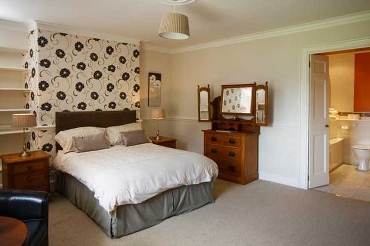 Portclew House and Cottages - Image 2 - UK Tourism Online