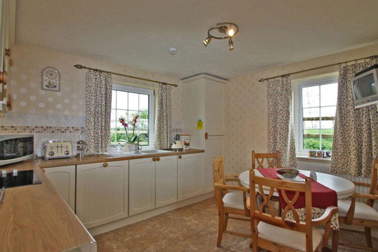 Poyerston Farm Carthouse Cottage - Image 3 - UK Tourism Online