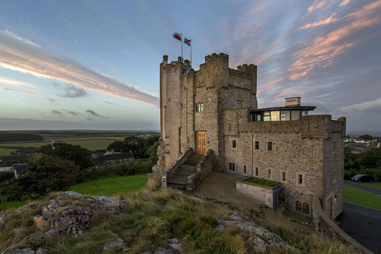 Roch Castle Hotel - Image 1 - UK Tourism Online