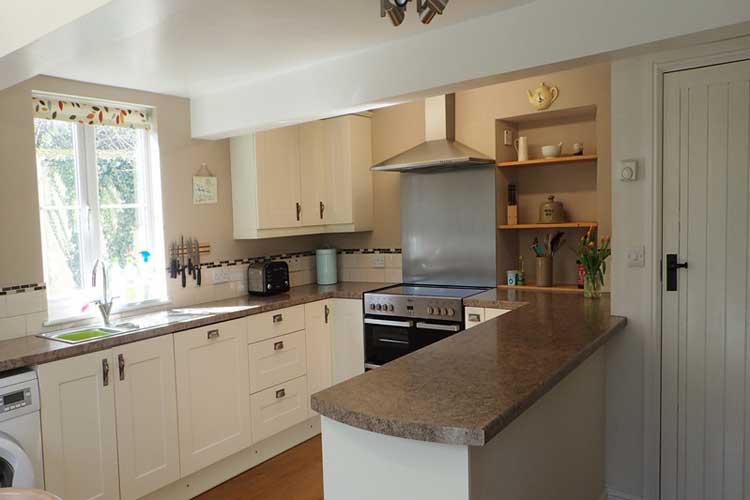 Scoveston Grove Farmhouse Self Catering - Image 3 - UK Tourism Online