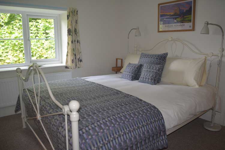 Scoveston Grove Farmhouse Self Catering - Image 4 - UK Tourism Online