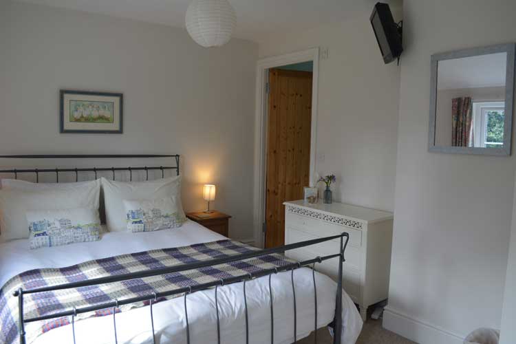 Scoveston Grove Farmhouse Self Catering - Image 5 - UK Tourism Online